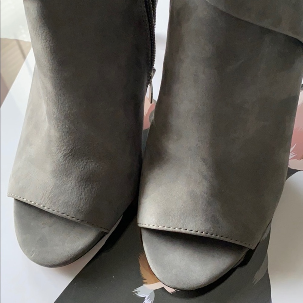Vince Camuto Booties (GRG) - Picture 6 of 12